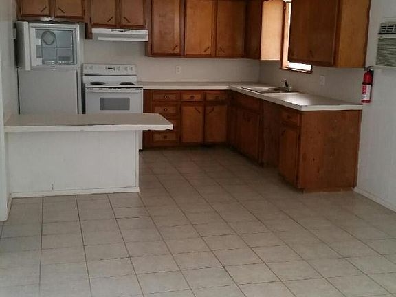 2nd image of 400 N Avenue K APT 14