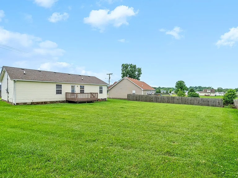 704 Shetland Dr — Photo 24