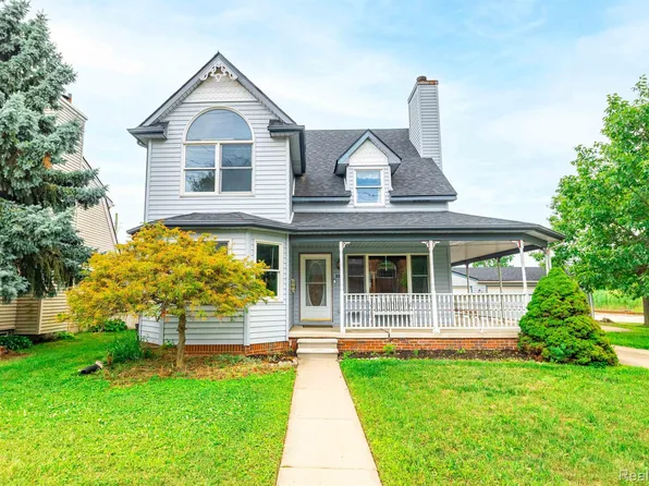 1716 McKinley St, Wyandotte, MI 48192
