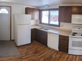 110-112 W Grant St #110, Lake Mills, WI 53551