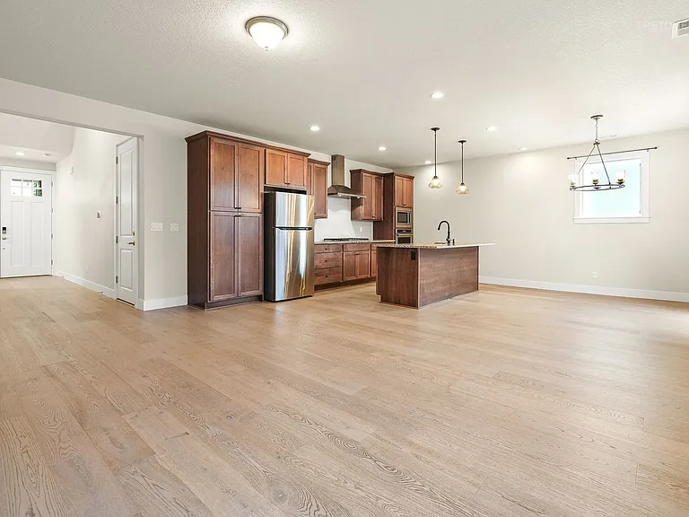 11678 NW Kearney St — Photo 11