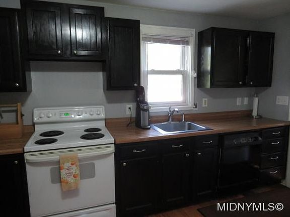 4th image of 3785 Oneida St
