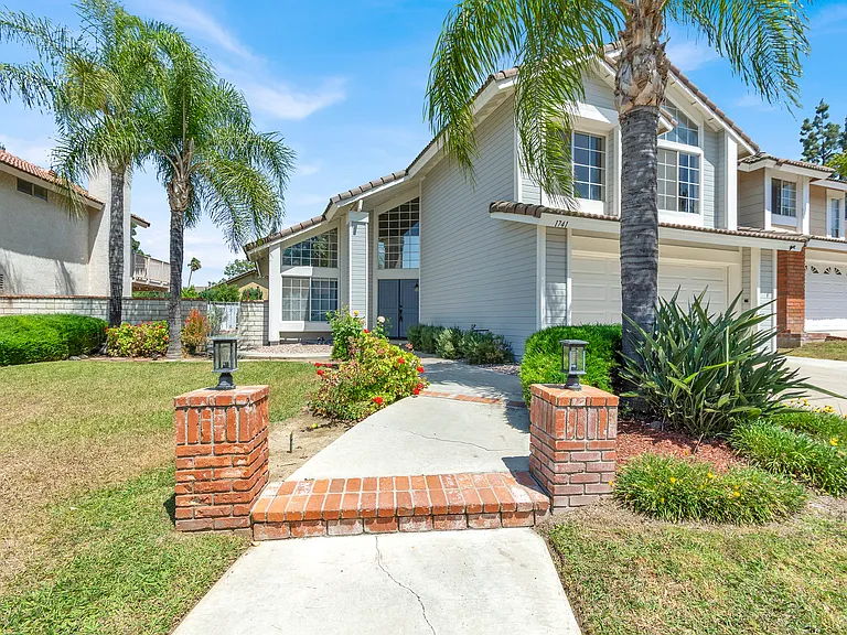 1741 Sugar Pine Dr — Photo 2