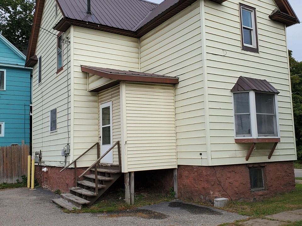 1st image of 814 E Spruce St
