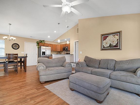 5th image of 269 Wildwood Ct