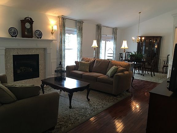 4th image of 10042 Brookfield Dr