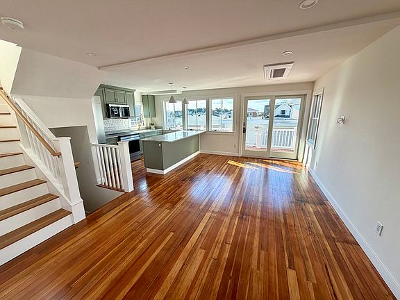 5th image of 17 Sagamore Ter