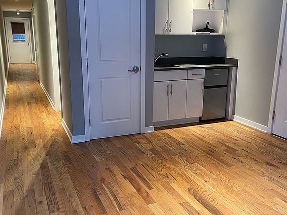 3rd image of 531 N Budd St #O1