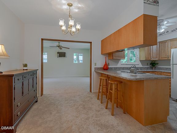 5th image of 295 Pine St