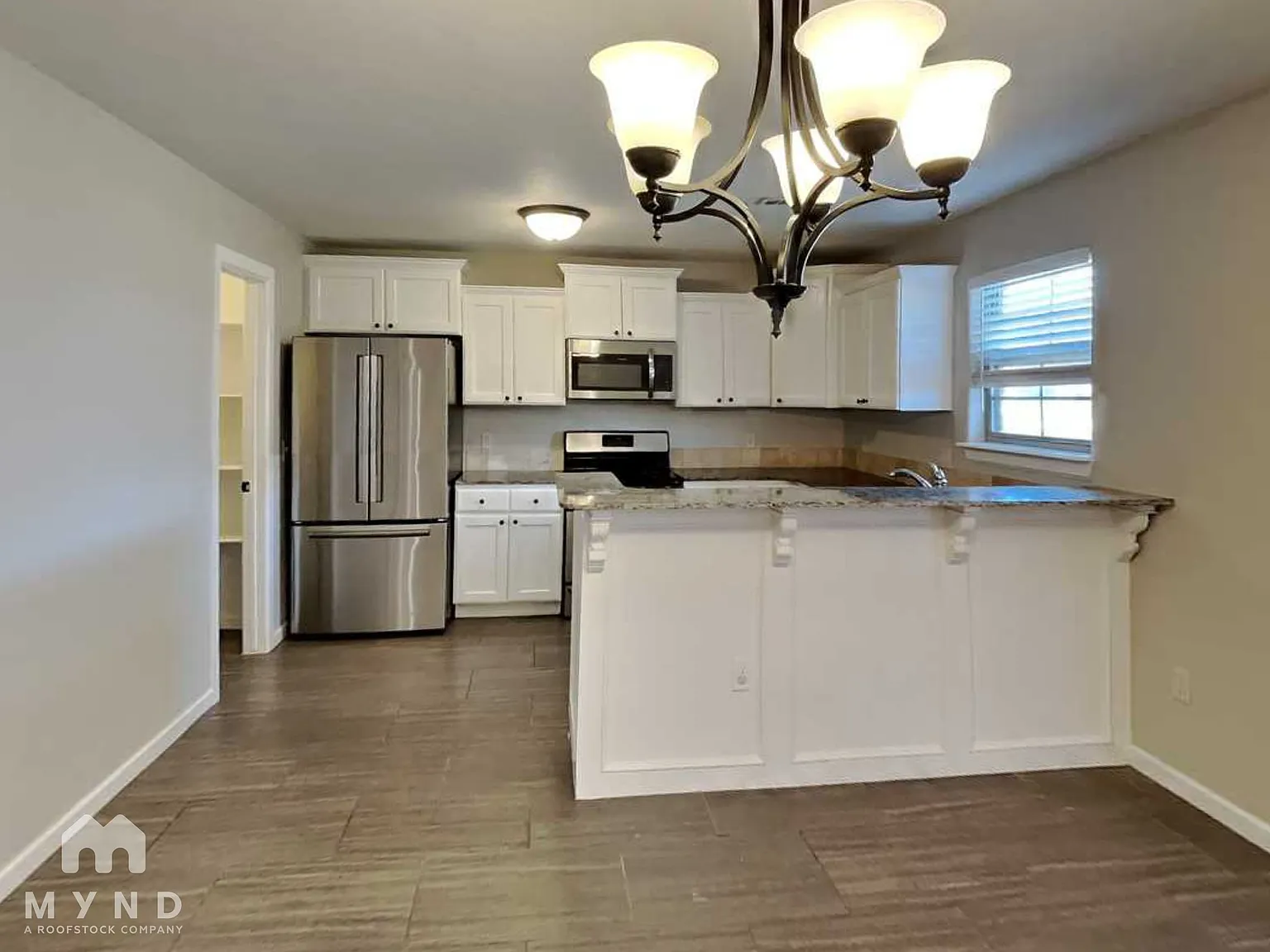 4 bed, 2.0 bath, 1804 sqft, $1,849 — Photo 4