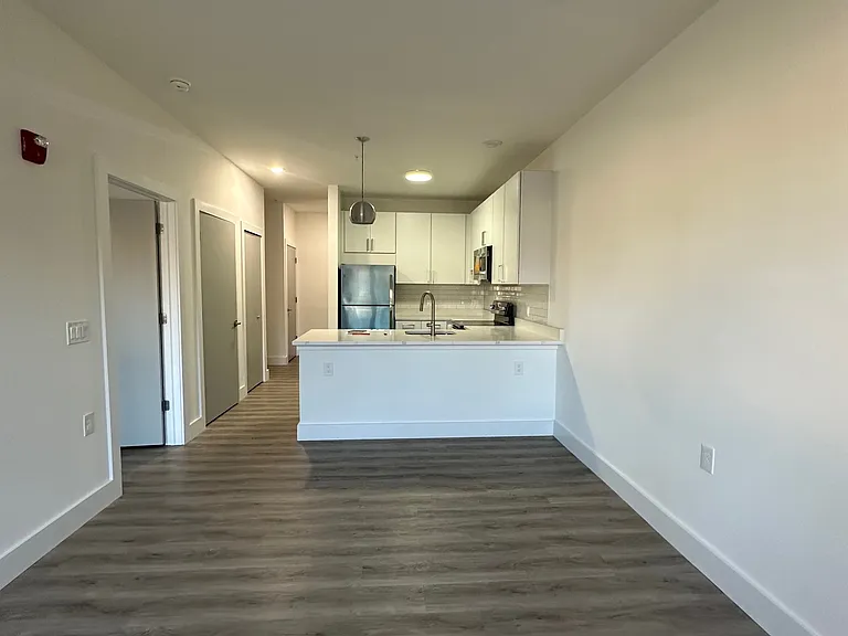 1127 Stuyvesant Ave #205 — Photo 9