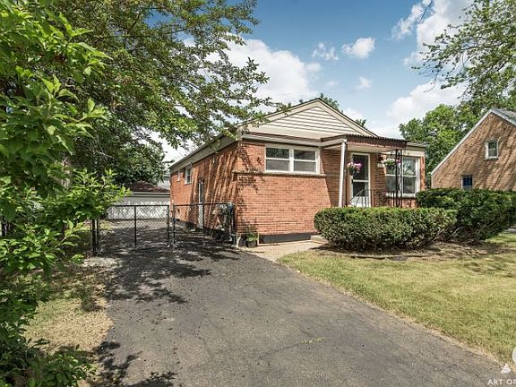 2nd image of 1418 Maple Ave