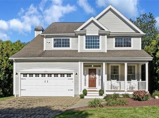 3 E Lake Dr, Waterford, CT 06385