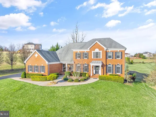 15242 Bankfield Dr, Waterford, VA 20197