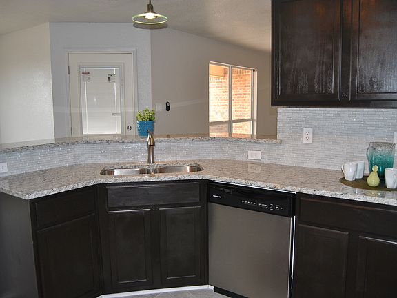 3rd image of 5204 Bridle Dr