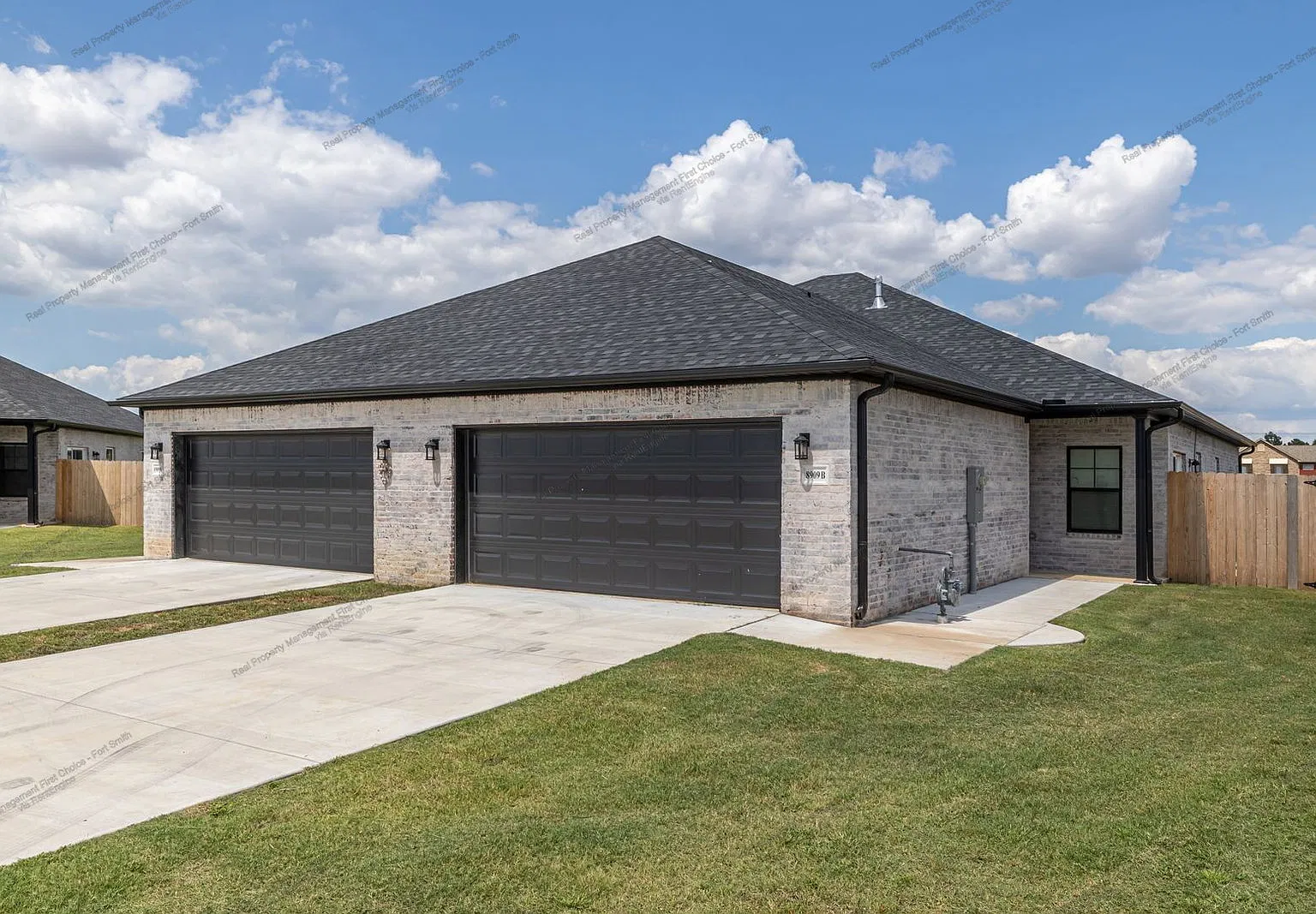 3 bed, 2.0 bath, 1399 sqft, $1,550 — Photo 1