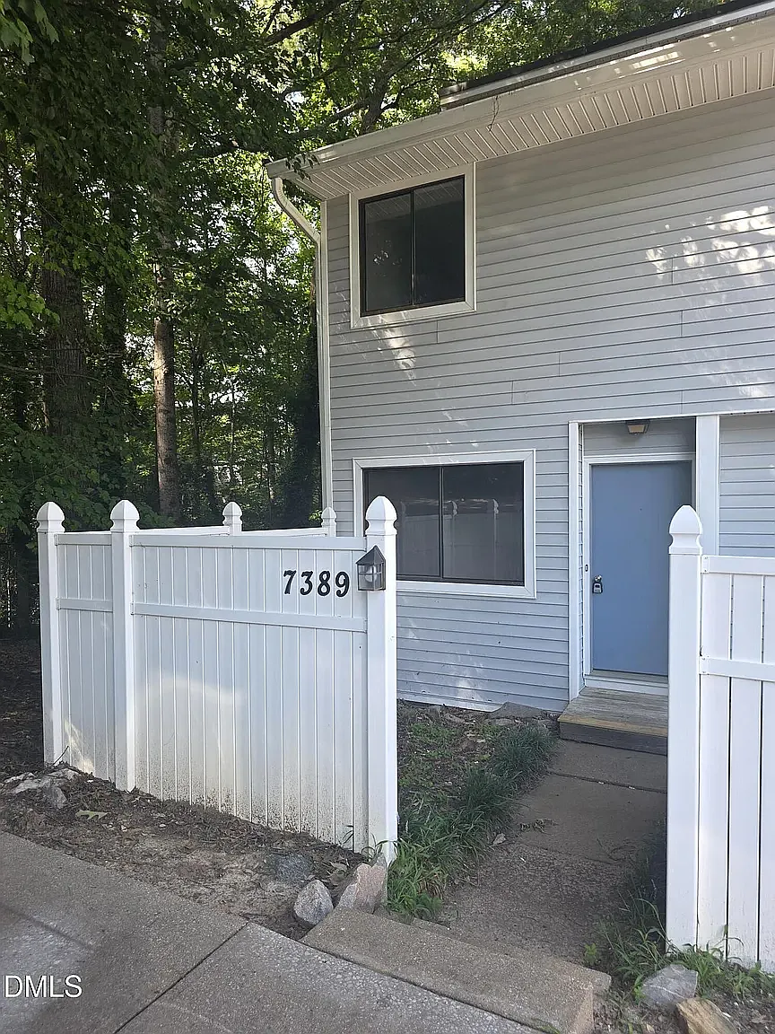 3 bed, 1395 sqft, $1,695 — Photo 2