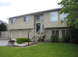 912 12th St NE, East Wenatchee, WA 98802