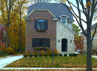 1786 Bates, Birmingham, MI 48009