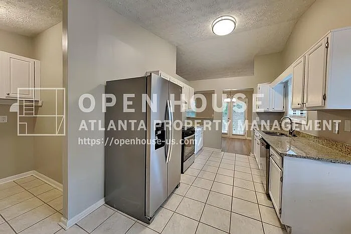 815 Riverstone Ln — Photo 14