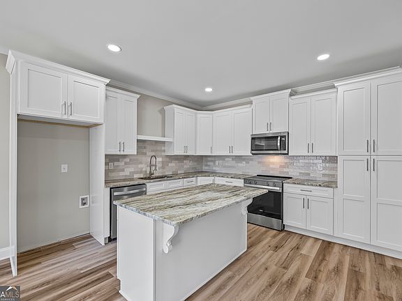 3rd image of 1229 Morgans Run