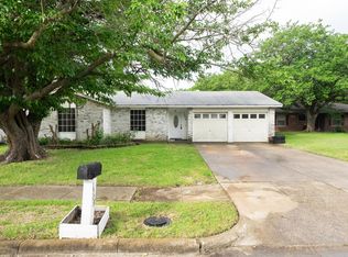 1509 Oakbrook Ct, Lancaster, TX 75134