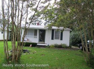 207 N Dudley St, Burgaw, NC 28425
