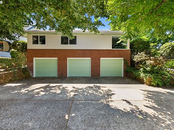 2nd image of 3002 SE Brooklyn St