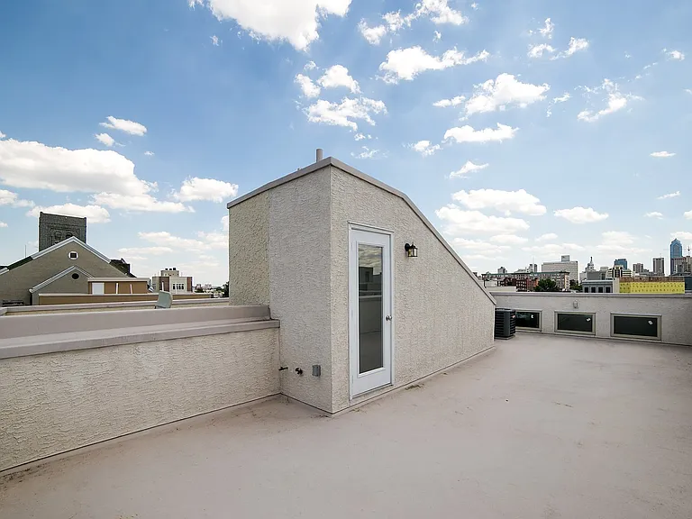 1535 Ogden St — Photo 28