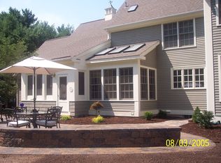 8 Henley Cmns, Farmington, CT 06032