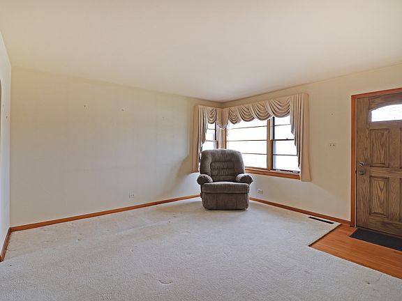 5th image of 6027 Washington St