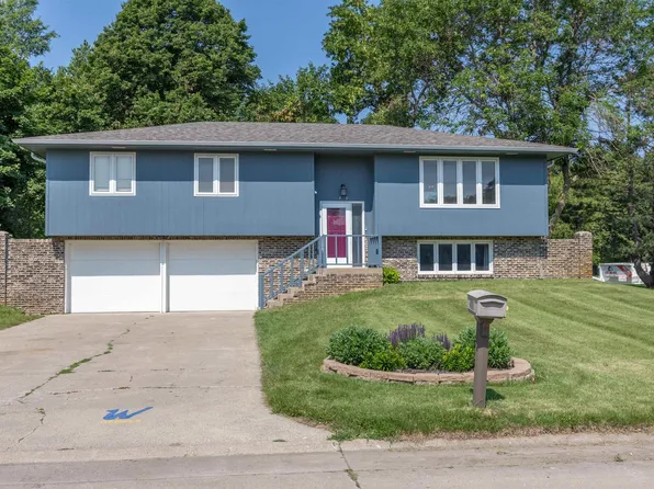 409 Eastview Dr, Sloan, IA 51055