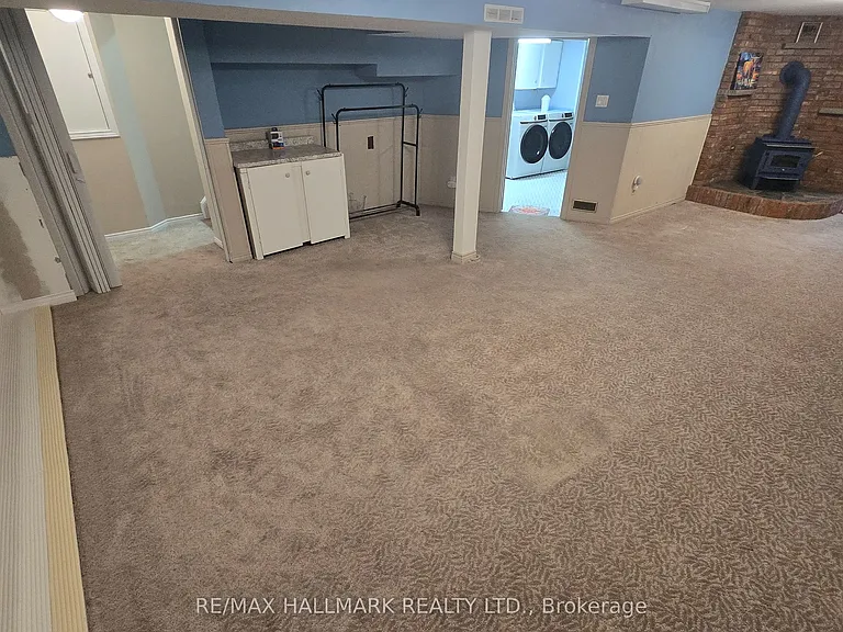 106 Springdale Cres #LOWER LEVEL — Photo 24