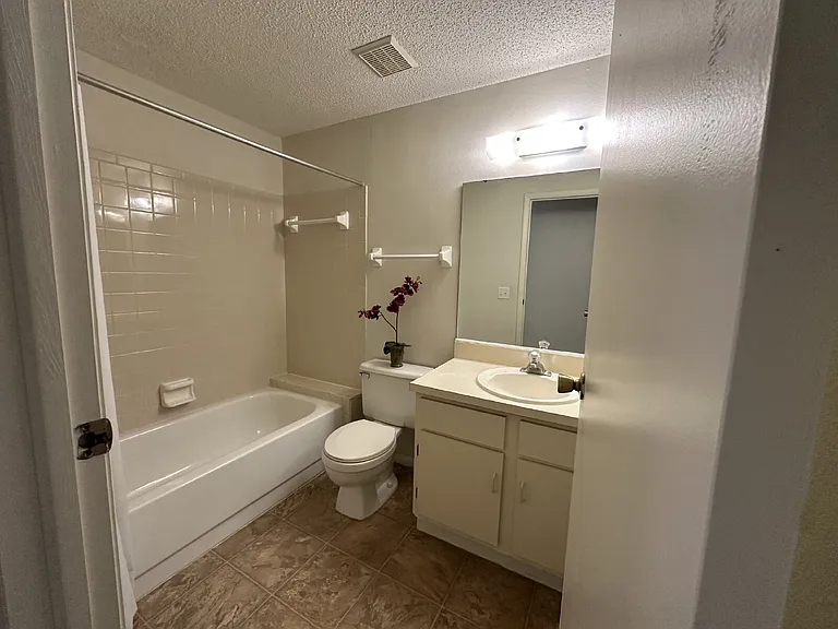 4022 Beaver Ln #1000H — Photo 19