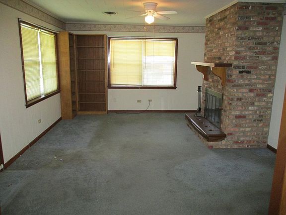 4th image of 714 Belanger St