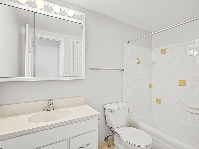 5714 Pembrook Pl #1 — Photo 8