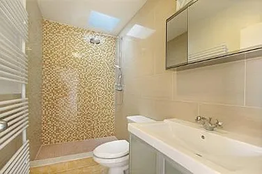 852 Cypress Avenue #3I image 1 of 7