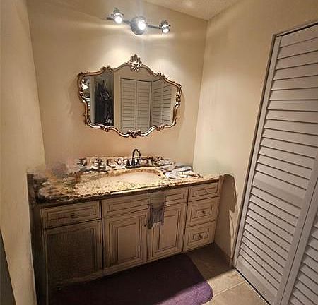 5th image of 263 Deerfield Ct