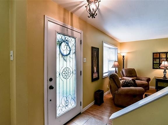 4th image of 702 Waggoner Dr