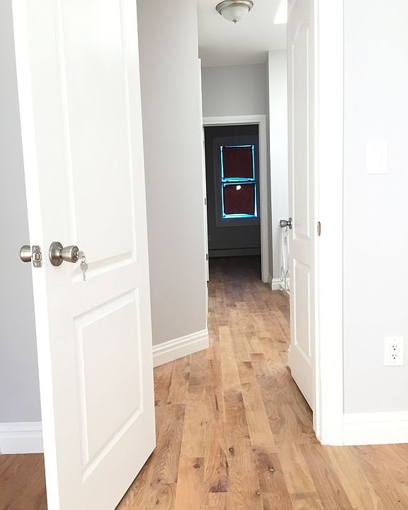 2nd image of 419 Milford St