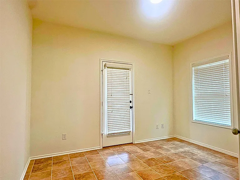 8218 Nagy Hill St — Photo 12