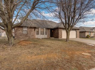 403 E Cherry Street, Nixa, MO 65714