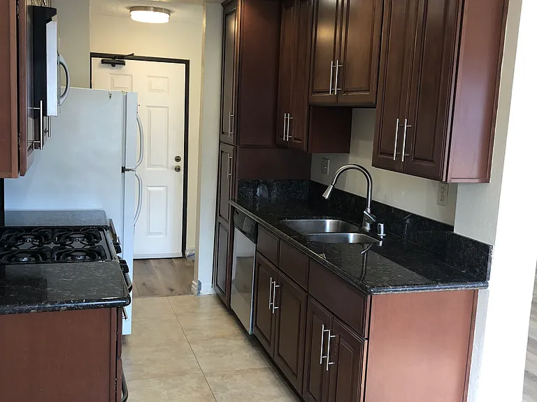 1670 Manning Ave #109 — Photo 5