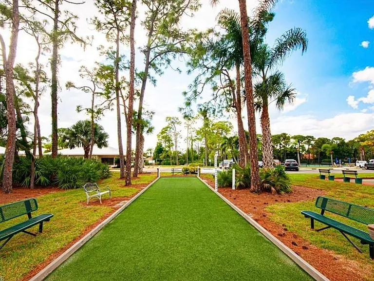22650 Island Lakes Dr — Photo 33