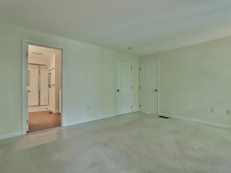 4 Myopia Ln — Photo 21