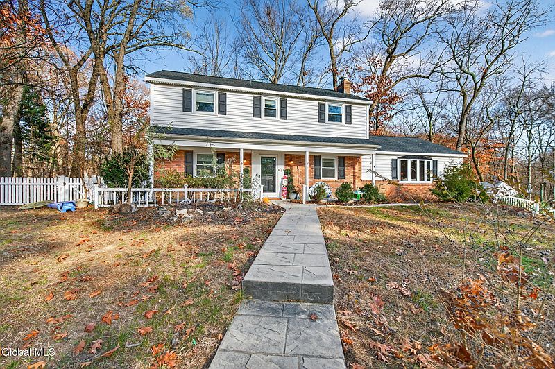 3rd image of 5 Southwood Drive