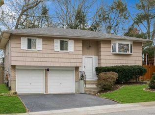 52 State Pl, Huntington, NY 11743