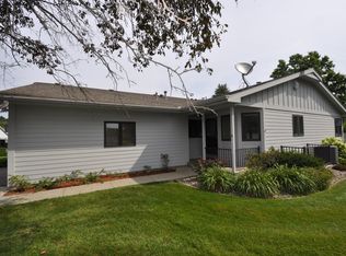 1735 Lakeview Dr SW, Rochester, MN 55902