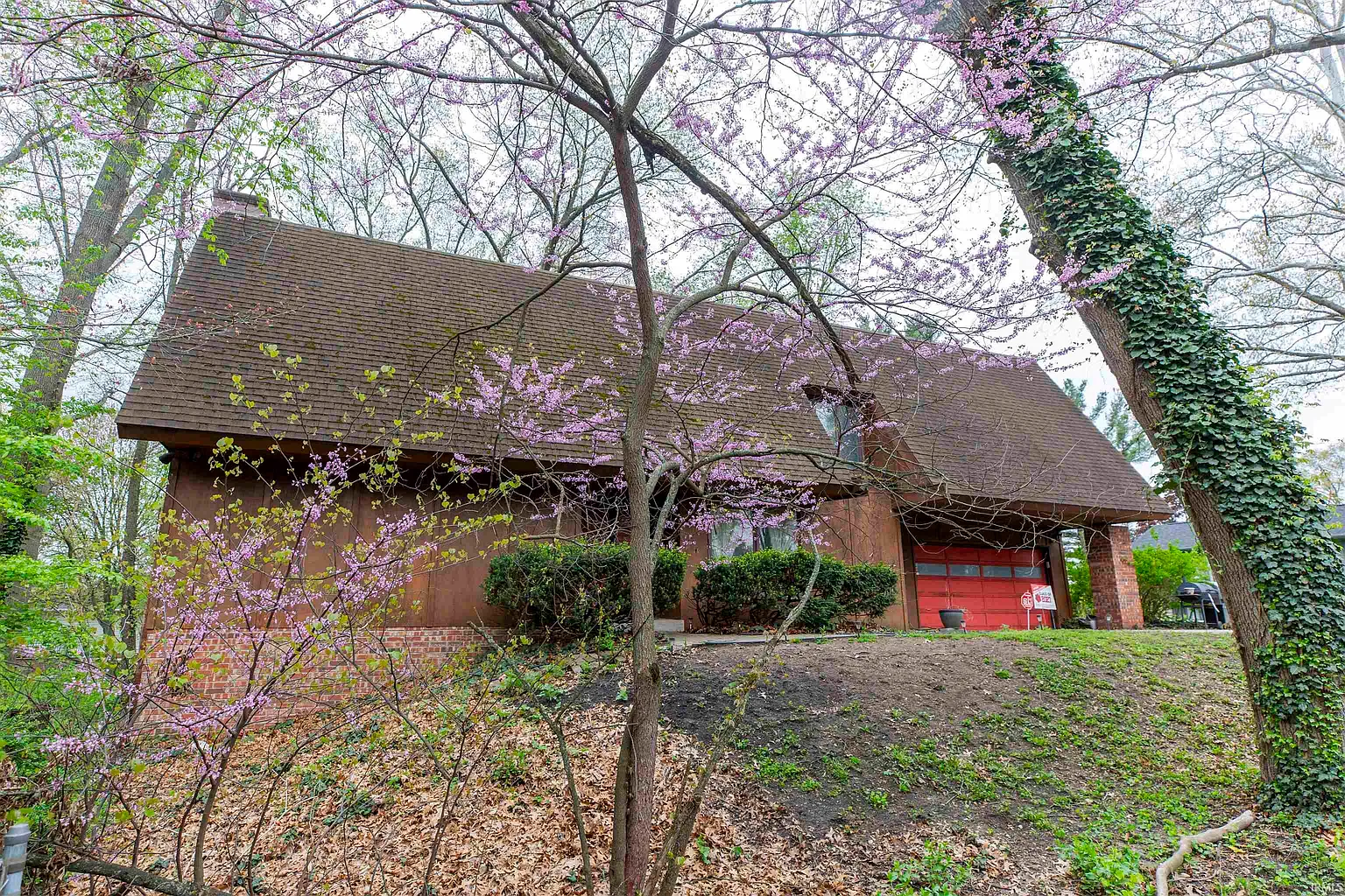 16836 Edinburg Ln photo 1