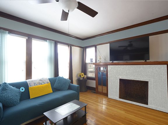 4th image of 4949 W Wrightwood Ave